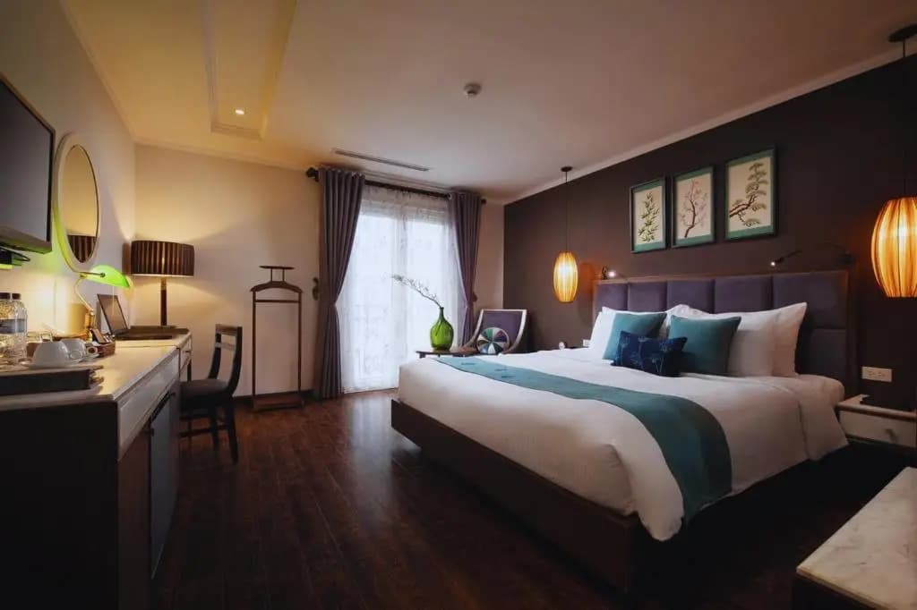 Hotel Emerald Waters Classy Main Photo