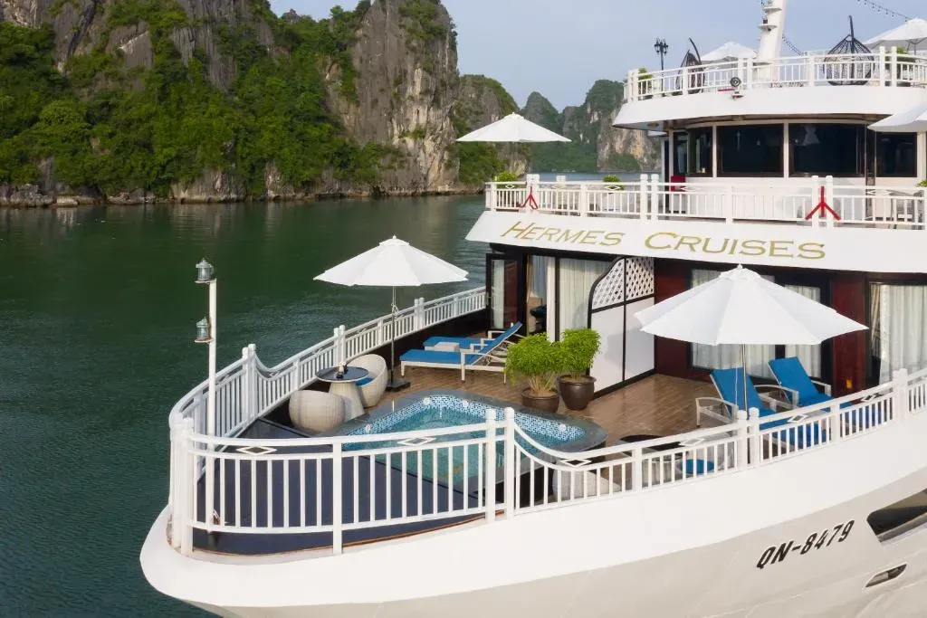 Đón Đầu Xu Hướng Nghỉ Dưỡng: Khám Phá Những Thiên Đường Khách Sạn và Du Thuyền Xa Xỉ Dành Cho Giới Tinh Hoa